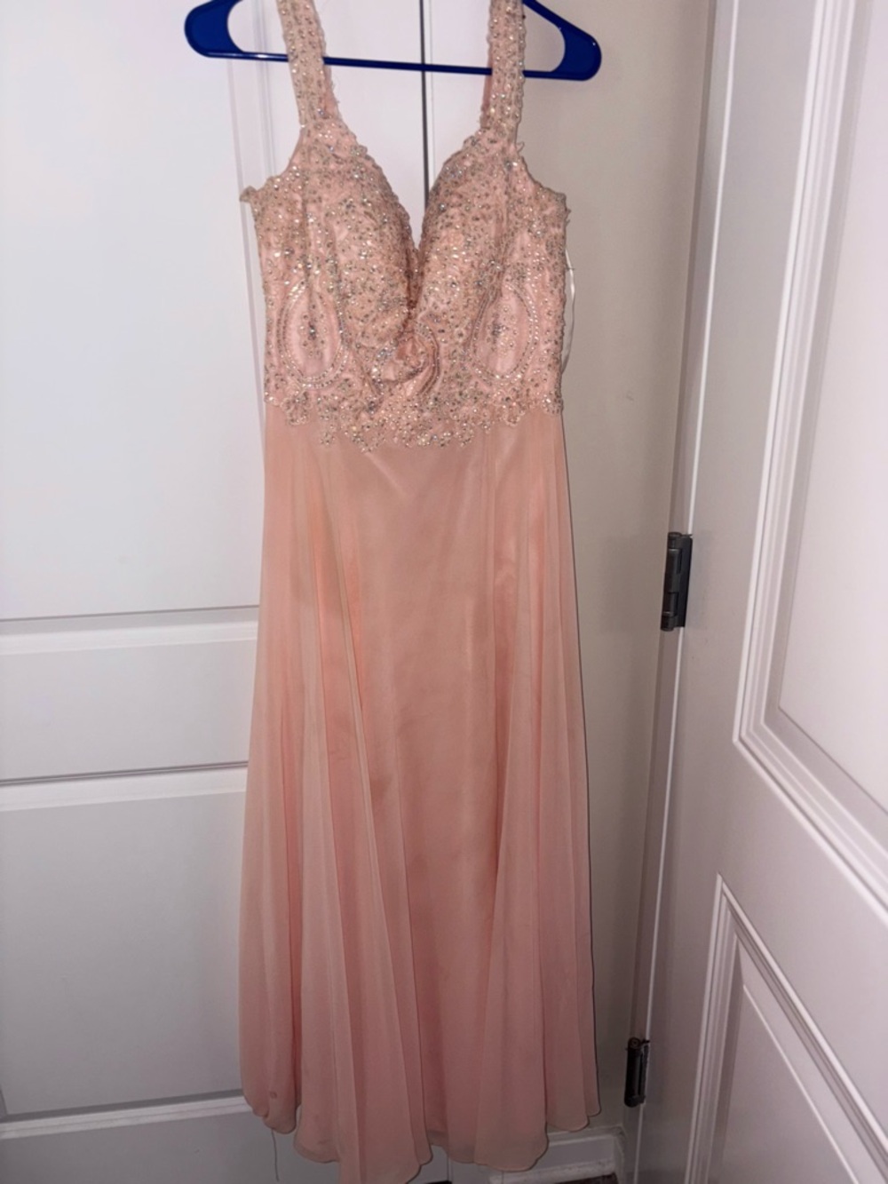 Elegant Pink Beaded Chiffon Evening Dress